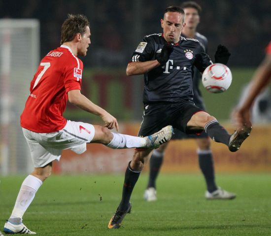 整体氛围产 整体氛围产